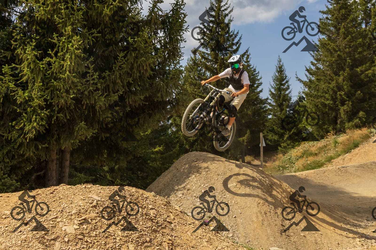 mountain bike photo at Les Gets Bike Park